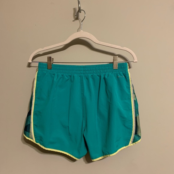 NIKE ATHLETIC SHORTS - Picture 2 of 3